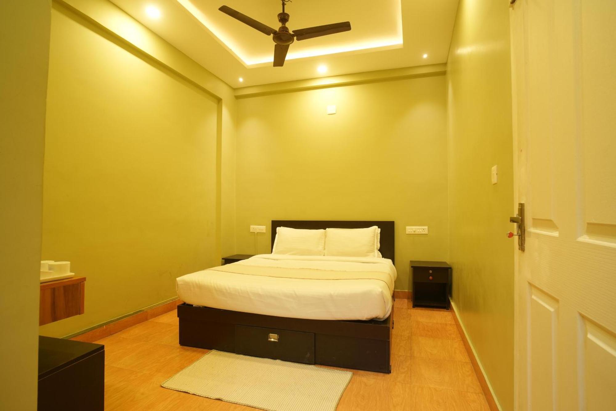 Rasha Residency Hostel Kalpetta Exterior photo
